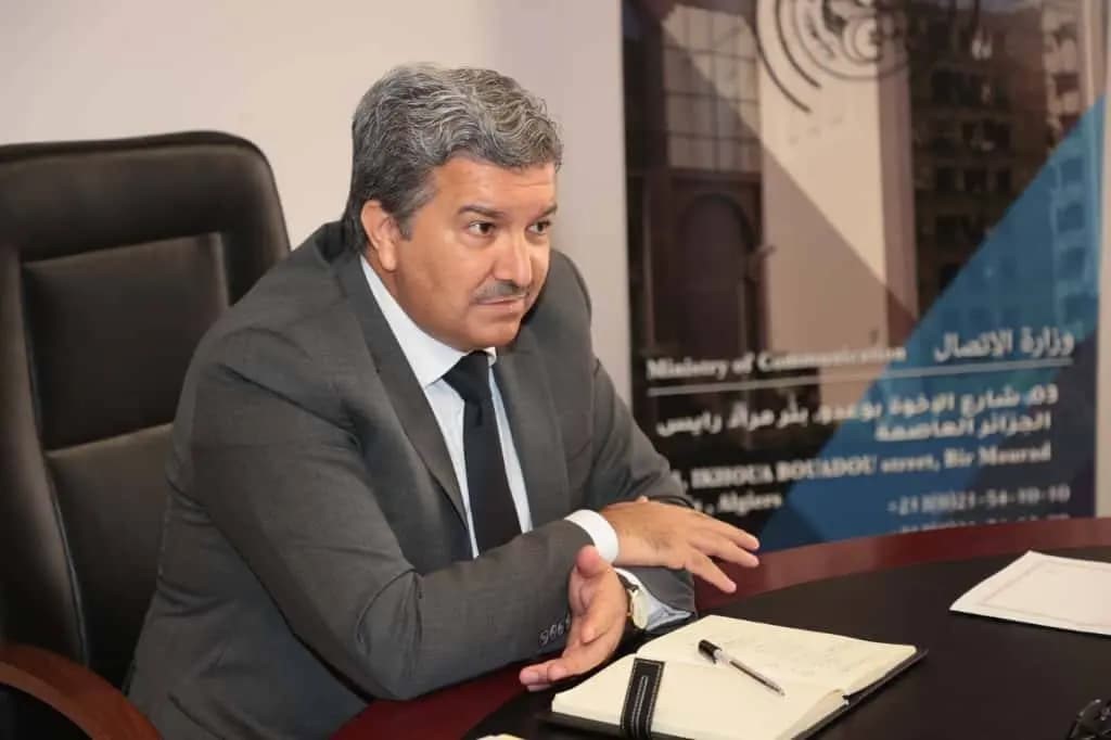 Le ministre de la Communication rencontre les responsables et ...